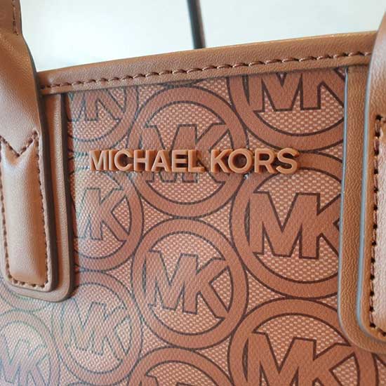 mk-jodie-small-logo-jacquard-tote-35h1t2jt1c-Luggage-04